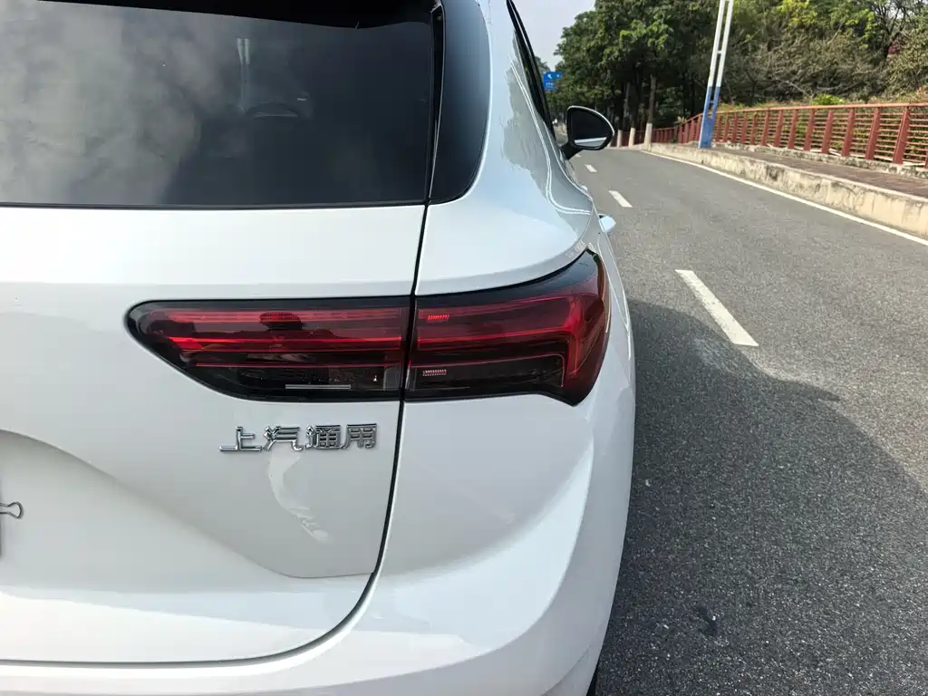 Buick Envision S — фото 20