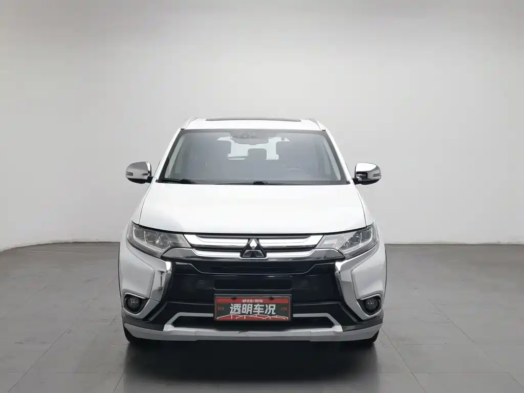 Mitsubishi Outlander — фото 3