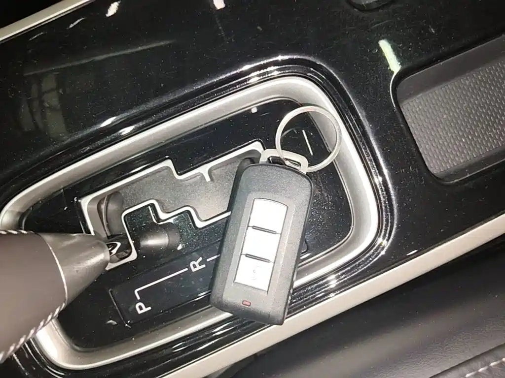 Mitsubishi Outlander — фото 9