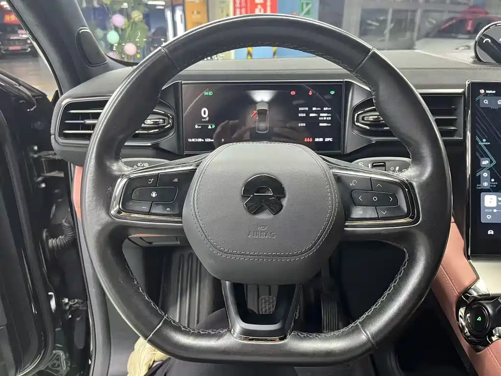 NIO EC6 — фото 10