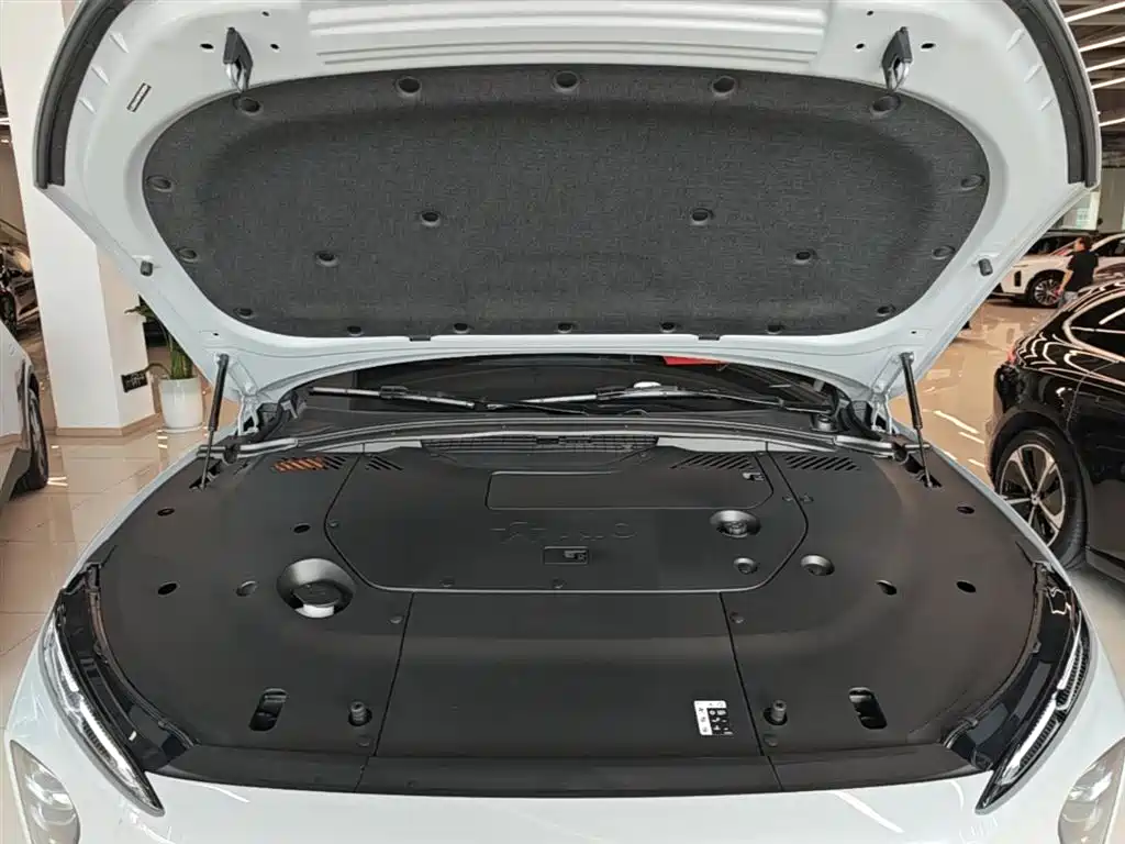 NIO EC7 — фото 20