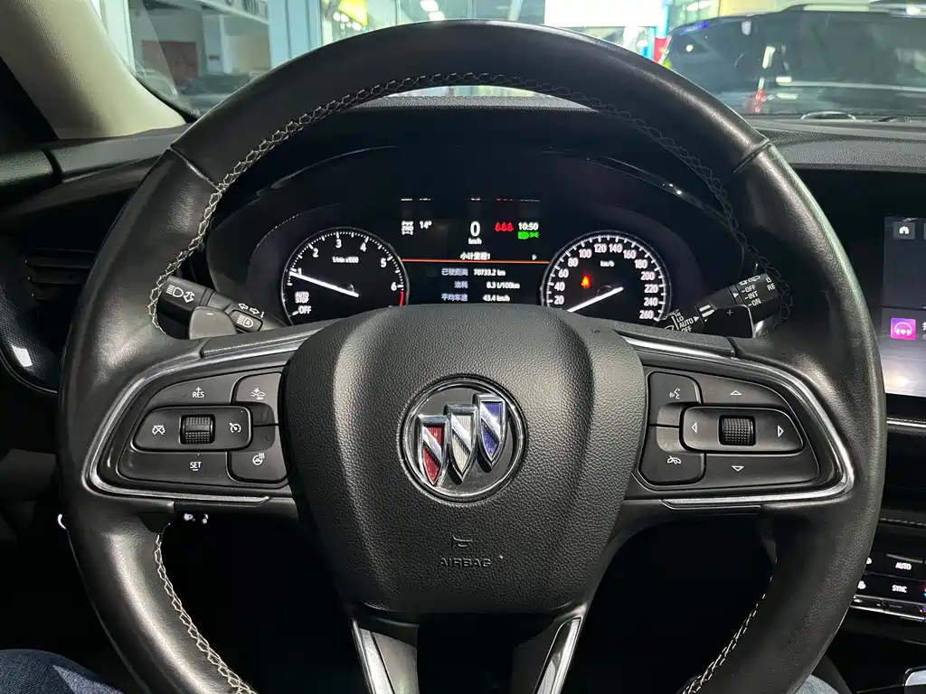 Buick Envision Plus — фото 20