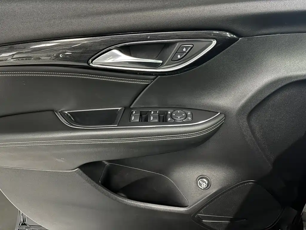 Buick Envision Plus — фото 27