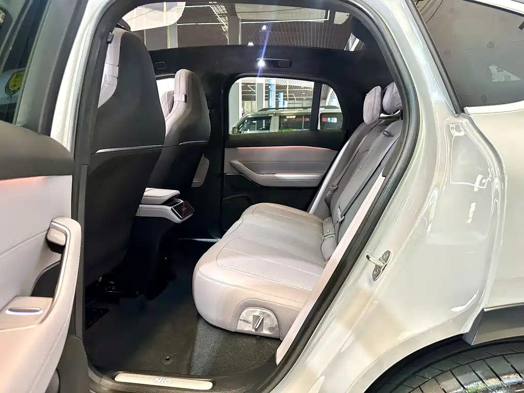 NIO EC6 — фото 10