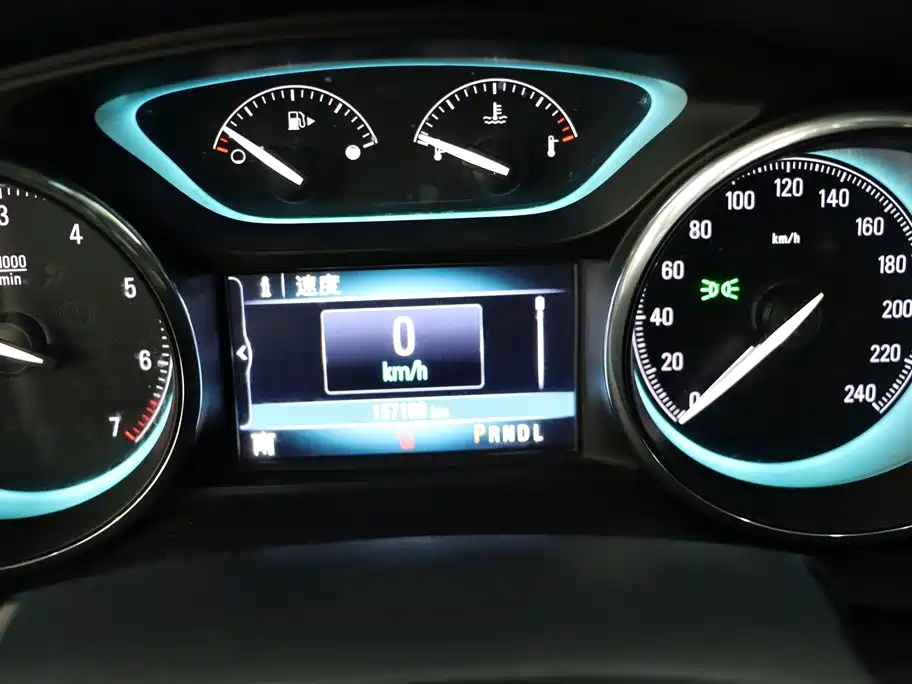 Buick Envision Plus — фото 19