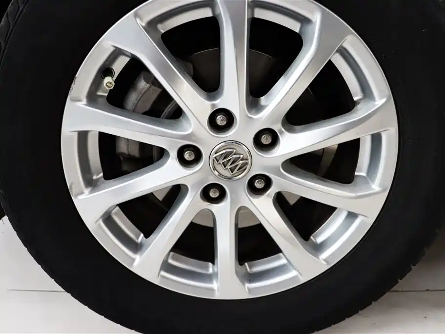 Buick Envision Plus — фото 23