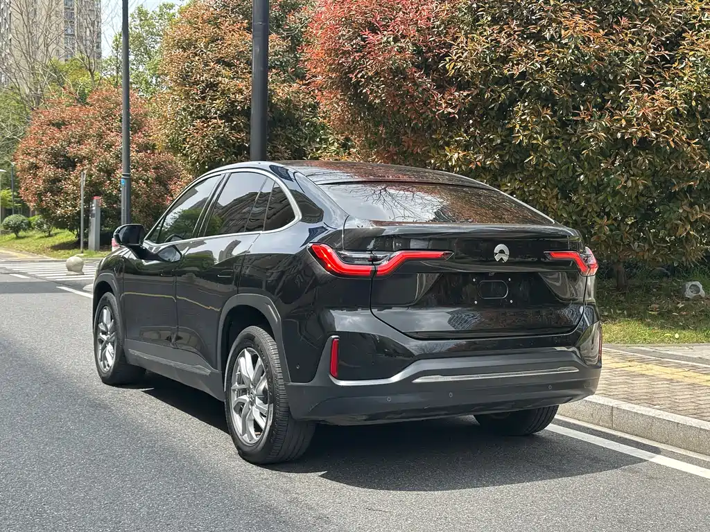 NIO EC6 — фото 9