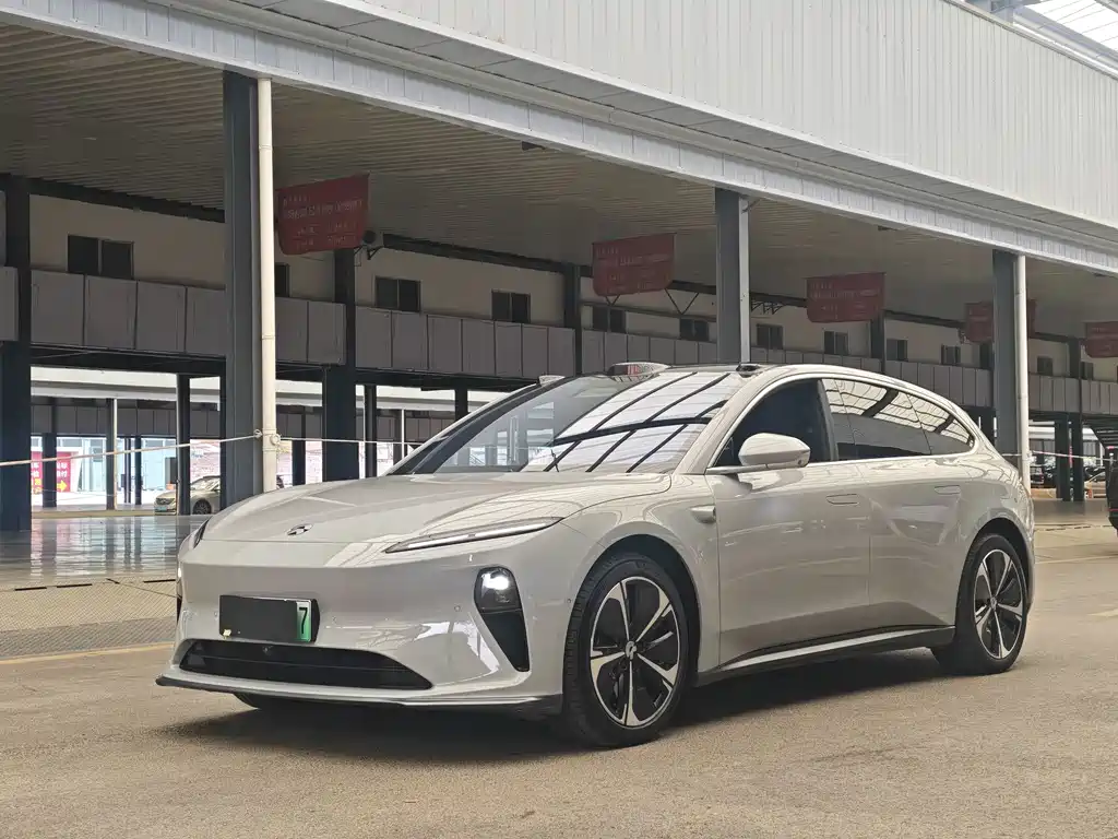 NIO ET5T