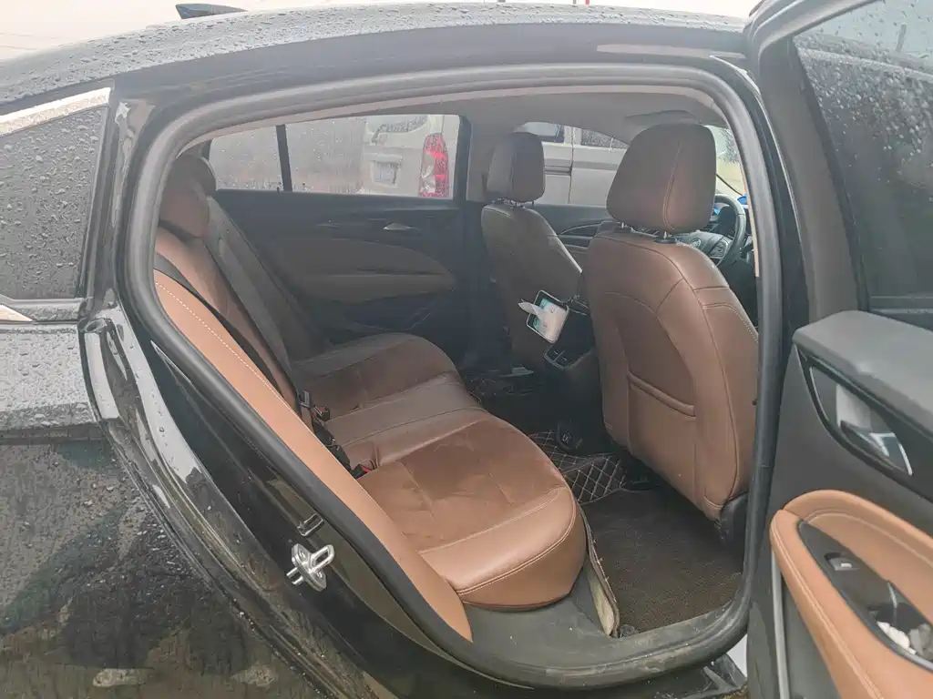 Buick Regal — фото 5