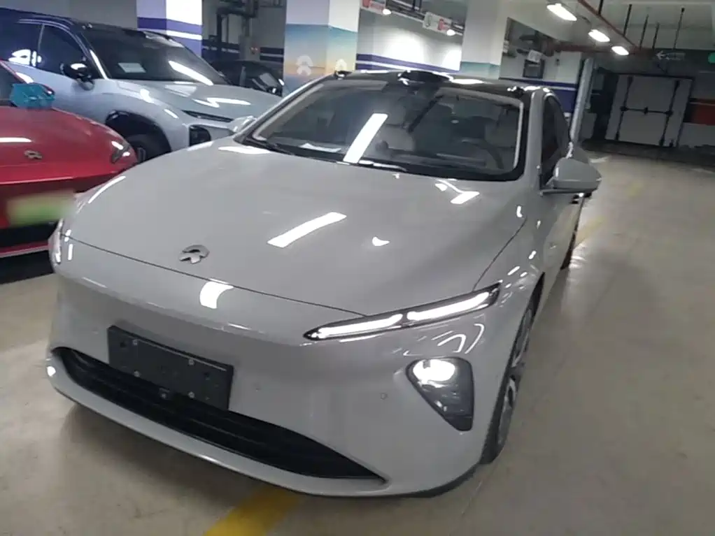 NIO ET7