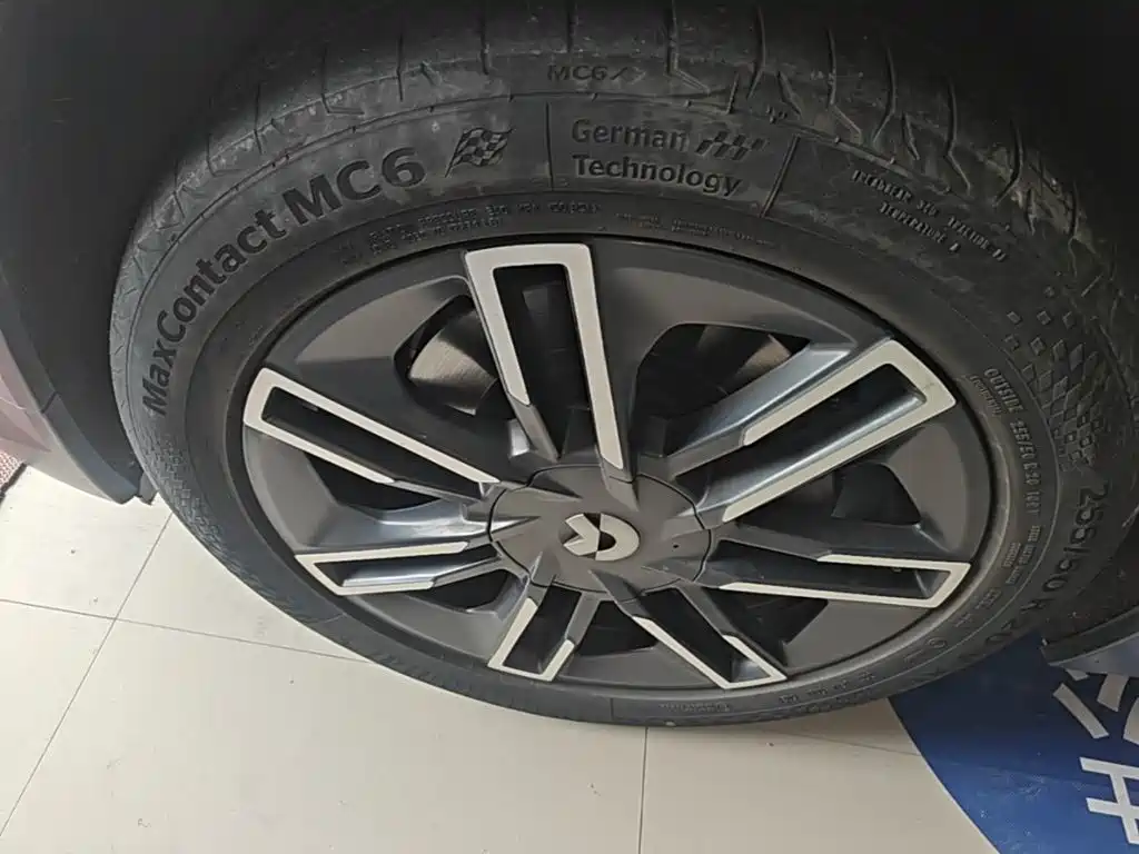 NIO EC6 — фото 23