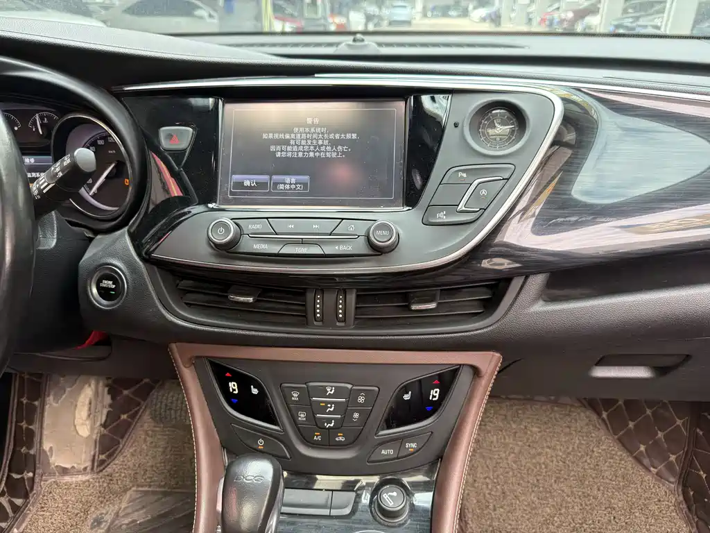 Buick Envision Plus — фото 4