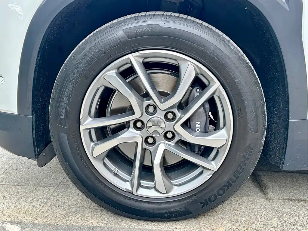 NIO EC6 — фото 20