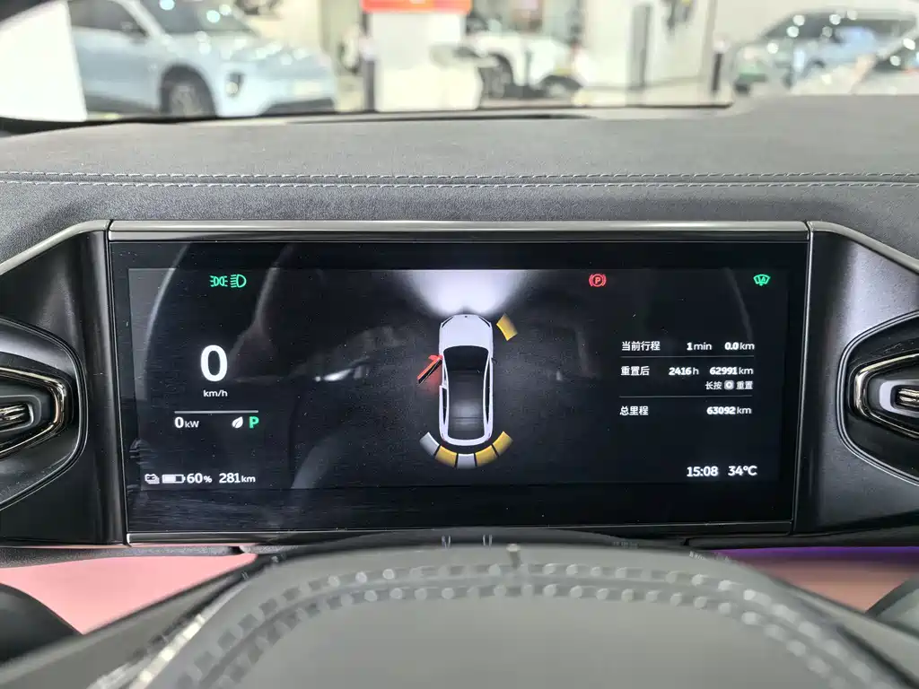 NIO EC6 — фото 10