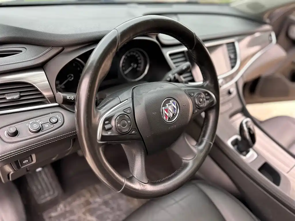 Buick LaCrosse — фото 14