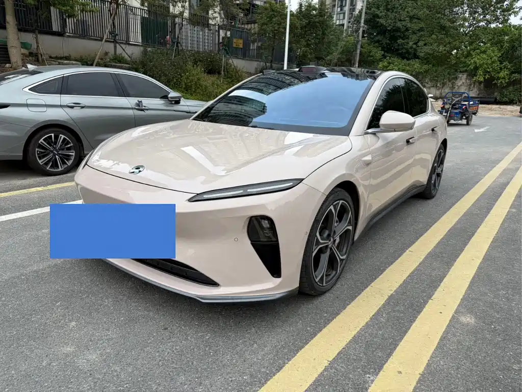 NIO ET5
