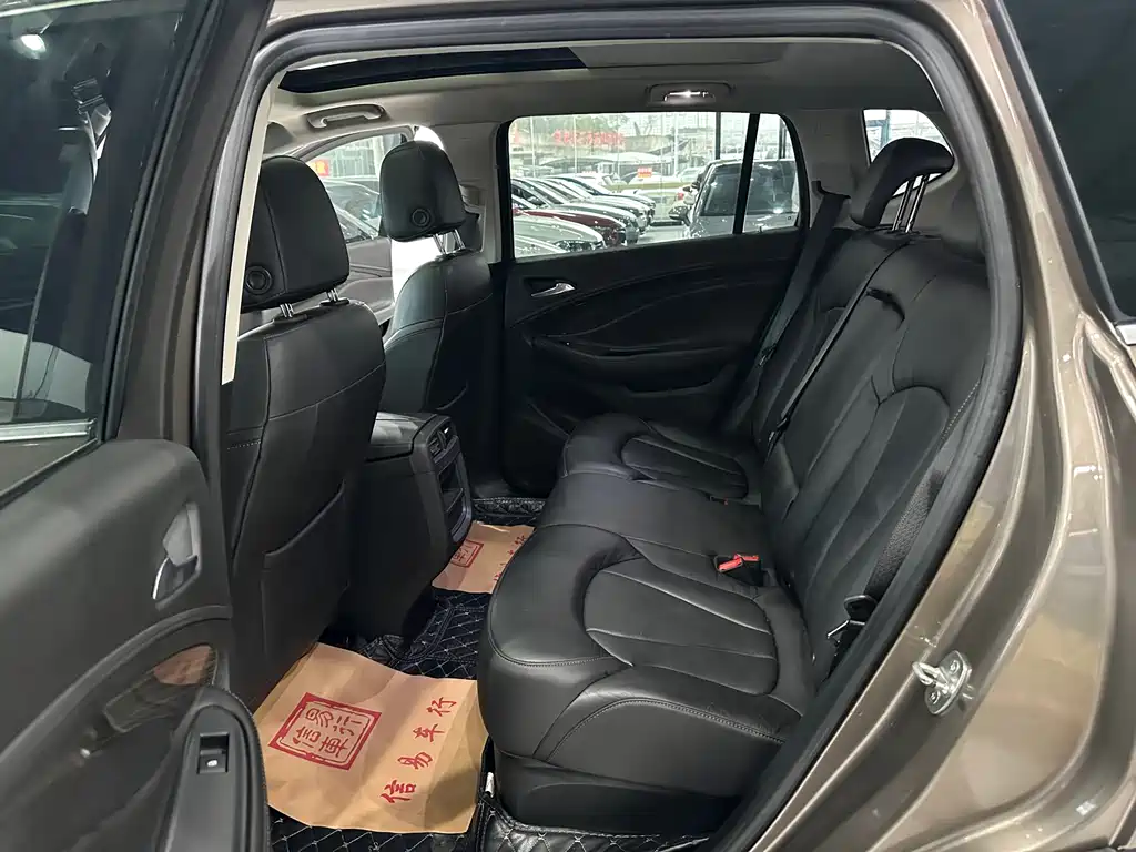 Buick Envision Plus — фото 7