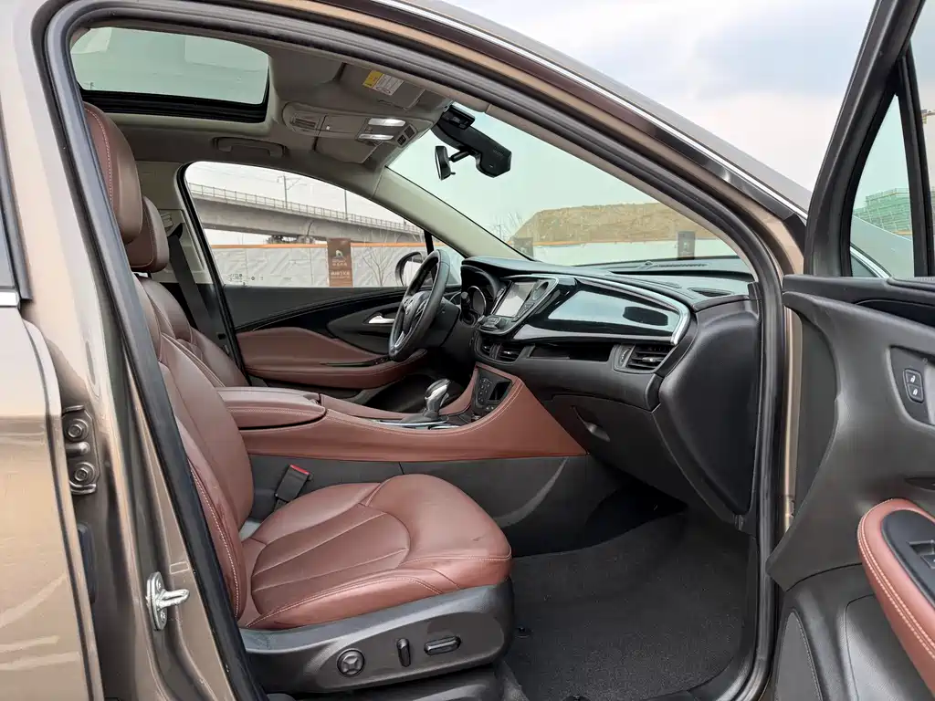 Buick Envision Plus — фото 11