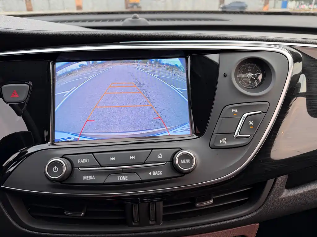 Buick Envision Plus — фото 17
