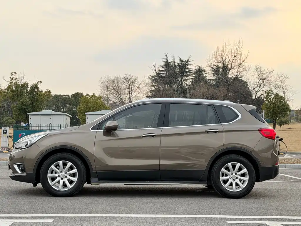 Buick Envision Plus — фото 4
