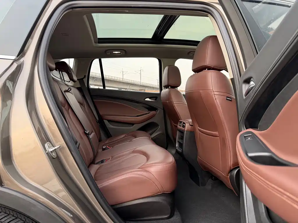 Buick Envision Plus — фото 10