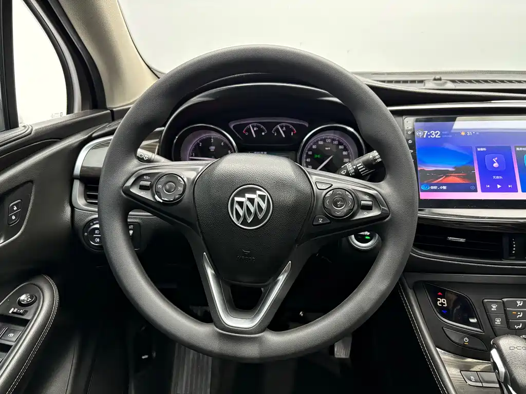 Buick Envision Plus — фото 11