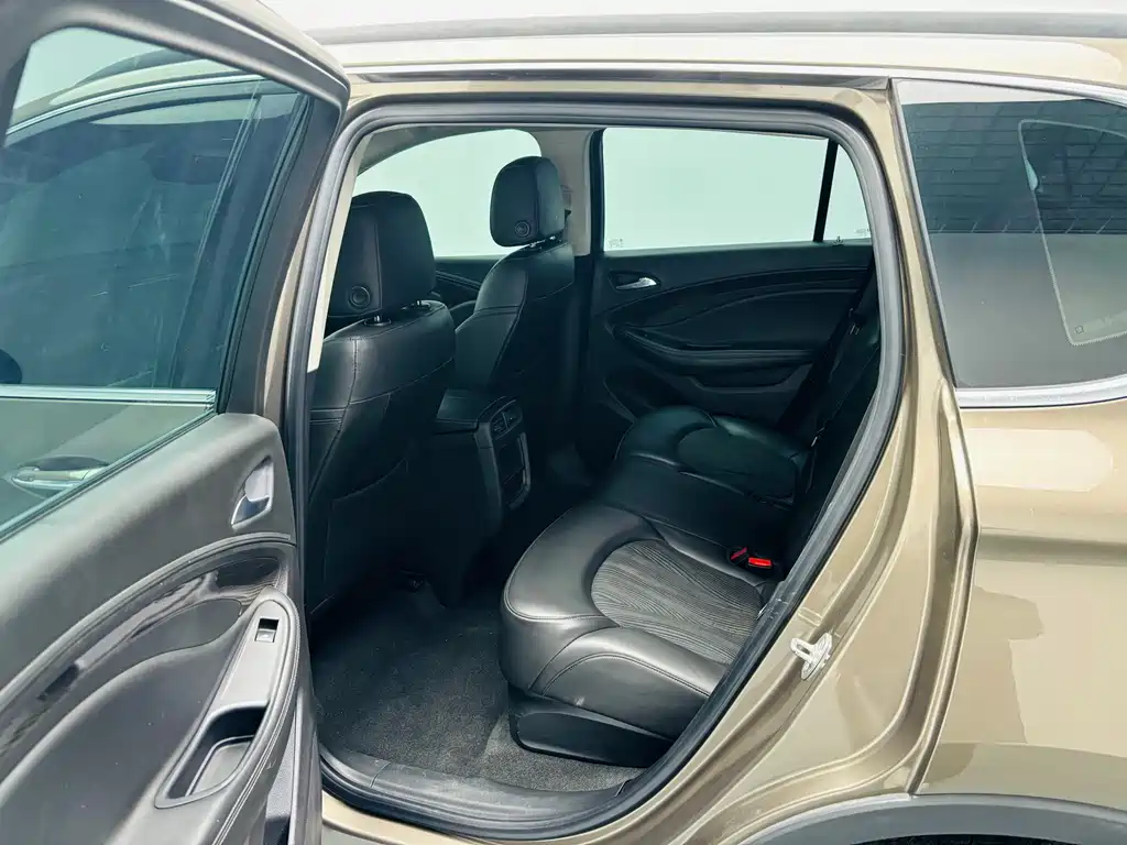 Buick Envision Plus — фото 15