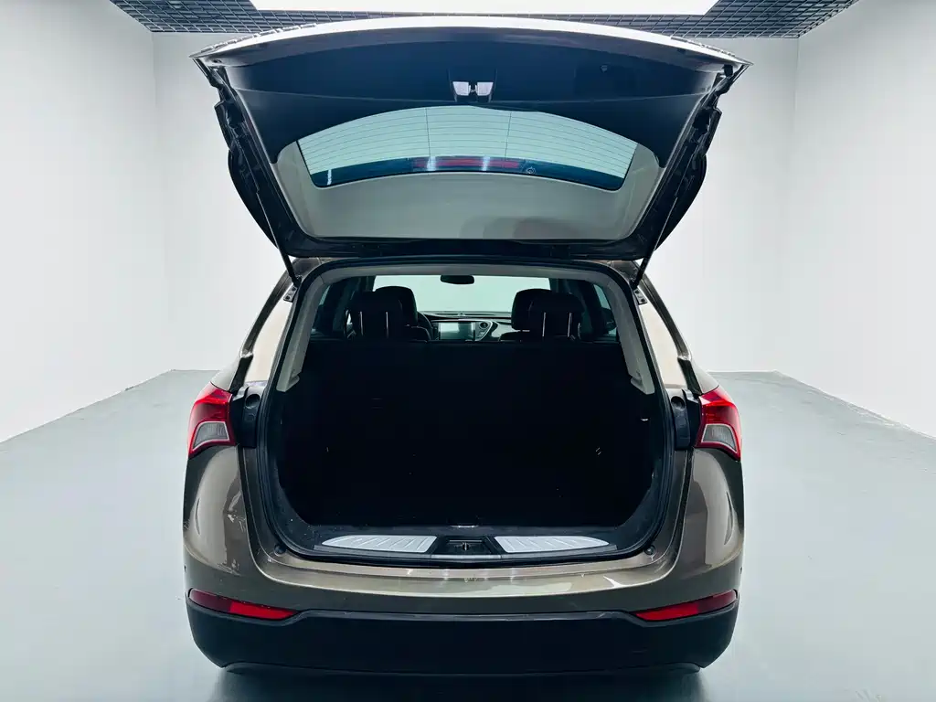Buick Envision Plus — фото 19