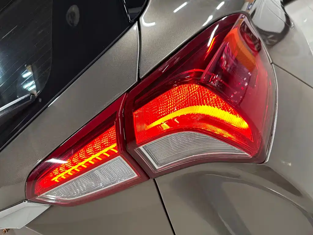 Buick Envision Plus — фото 15