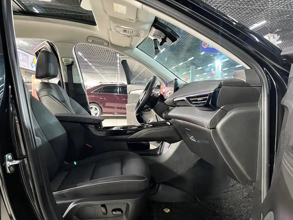 Buick Envision Plus — фото 10