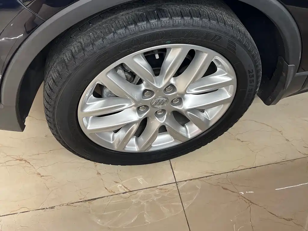 Buick Envision Plus — фото 13