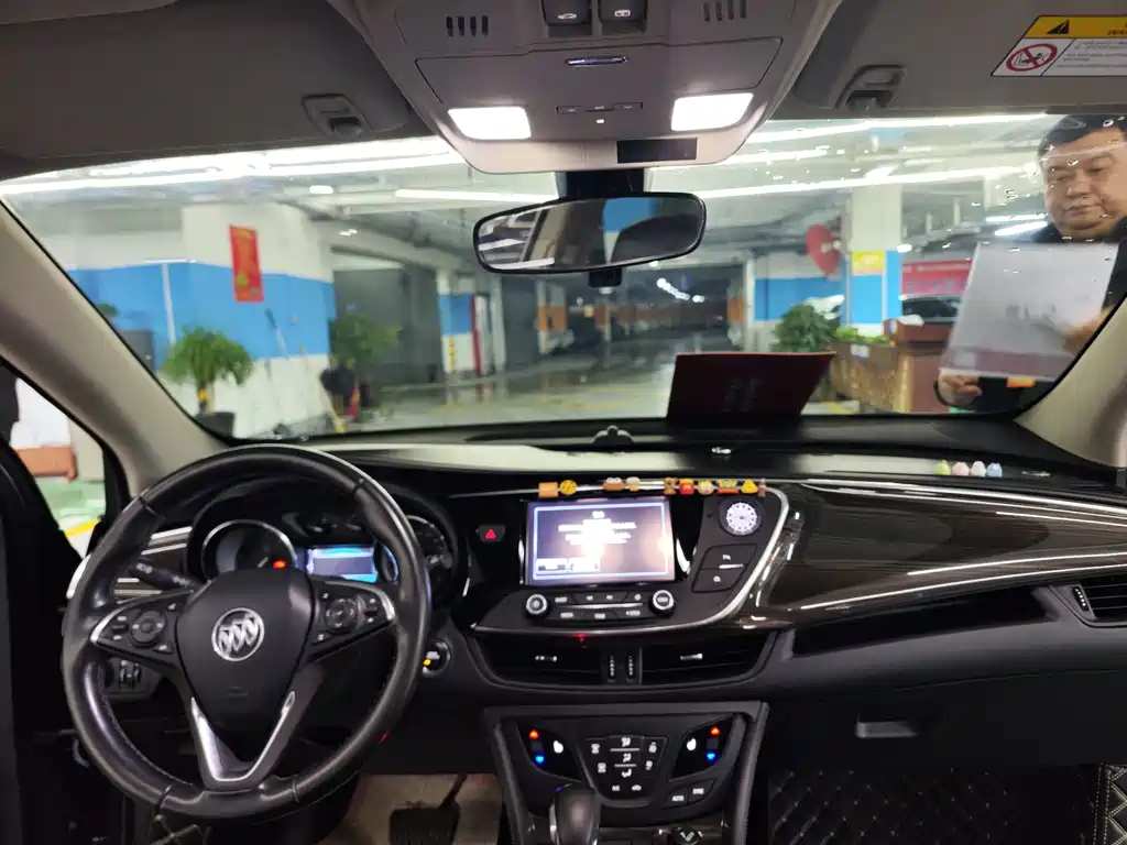 Buick Envision Plus — фото 15