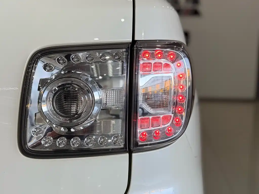 Nissan Patrol — фото 17