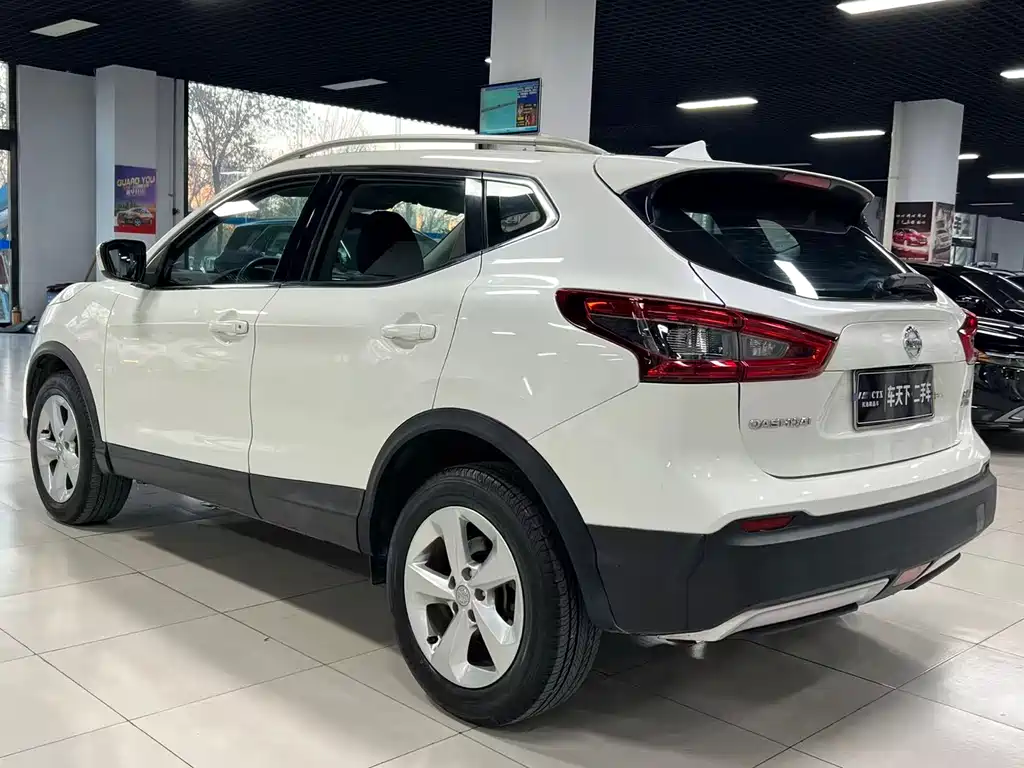 Nissan Qashqai — фото 4