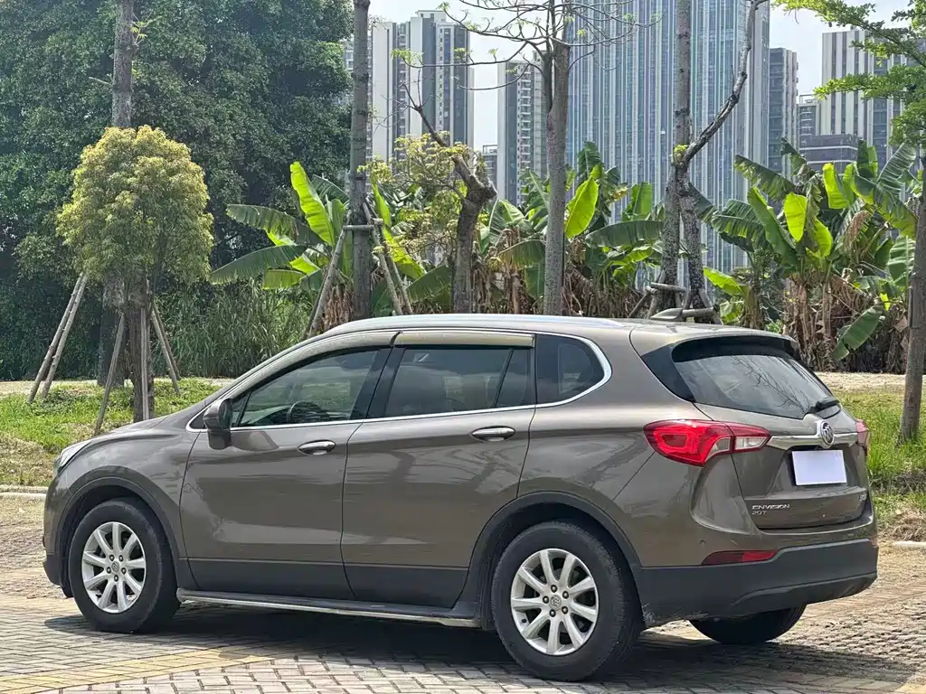 Buick Envision Plus — фото 11