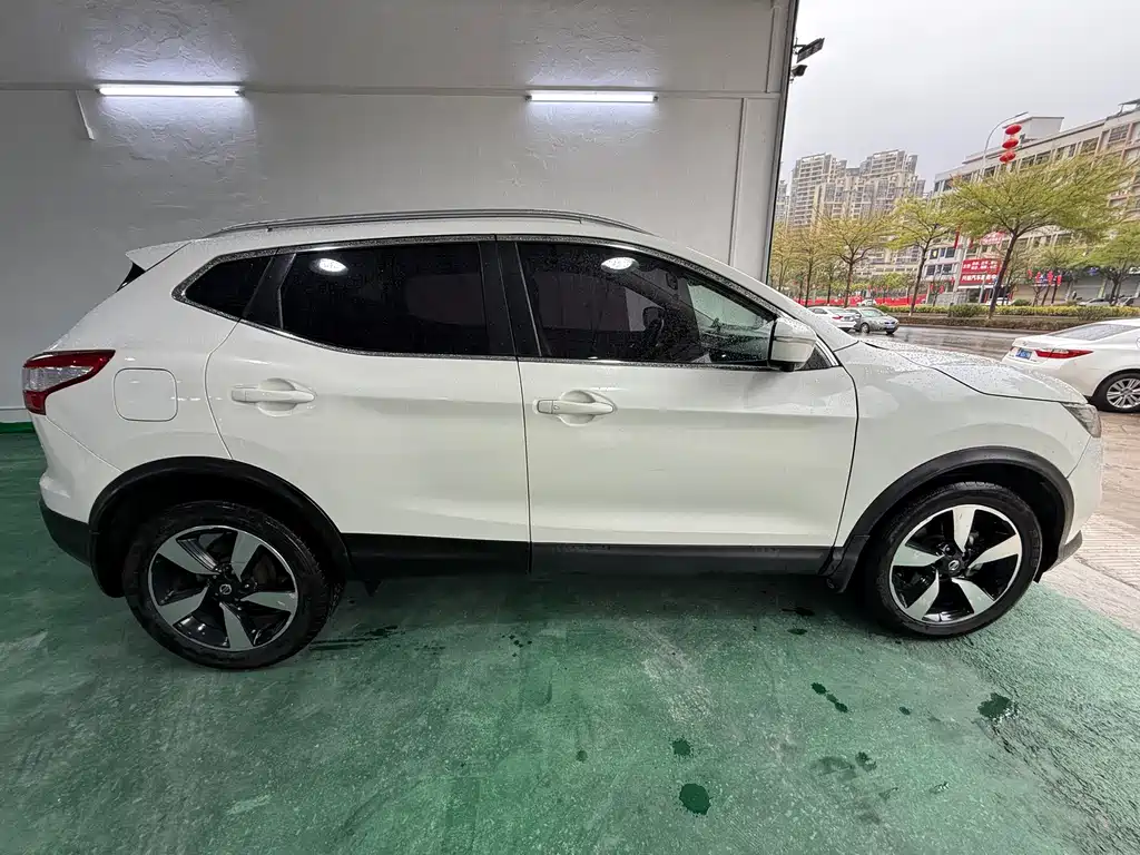 Nissan Qashqai — фото 14