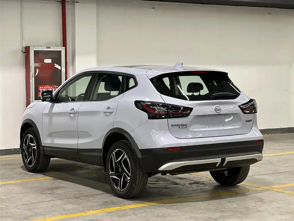 Nissan Qashqai — фото 4