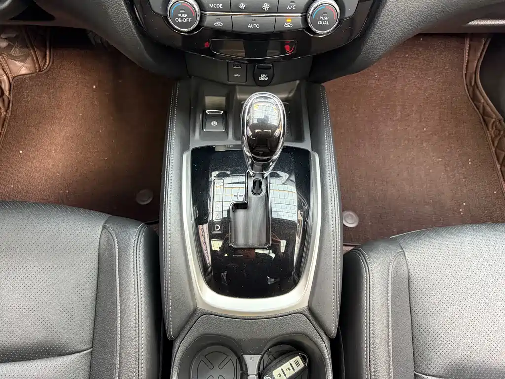 Nissan X-Trail — фото 17