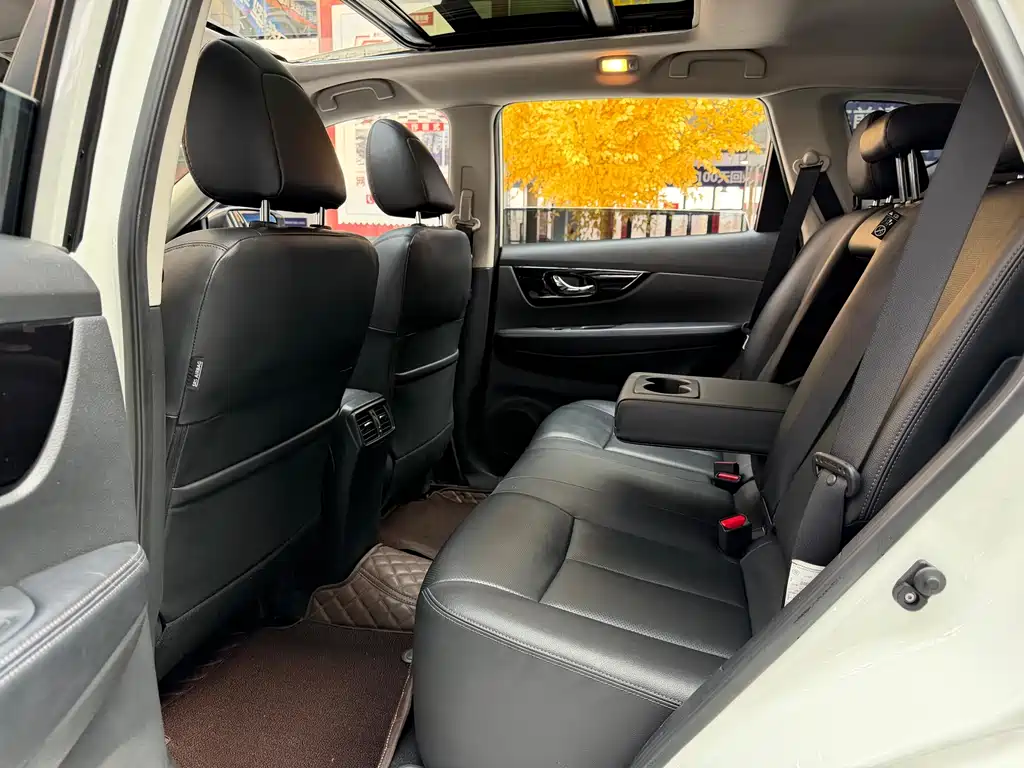Nissan X-Trail — фото 10