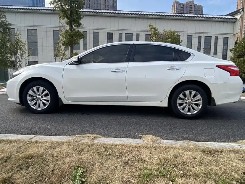 Nissan Teana — фото 4