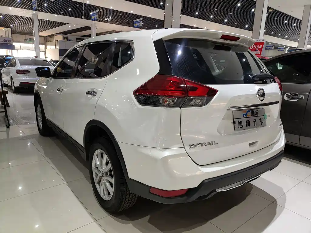 Nissan X-Trail — фото 13