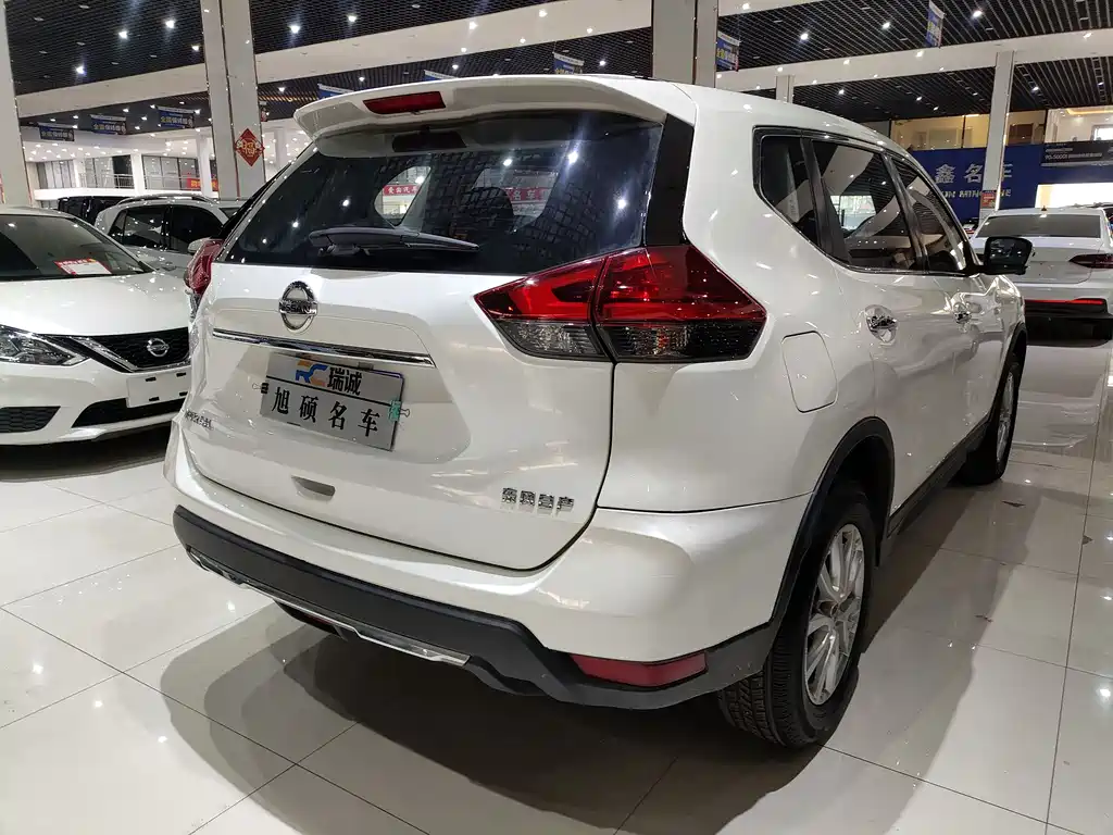 Nissan X-Trail — фото 14