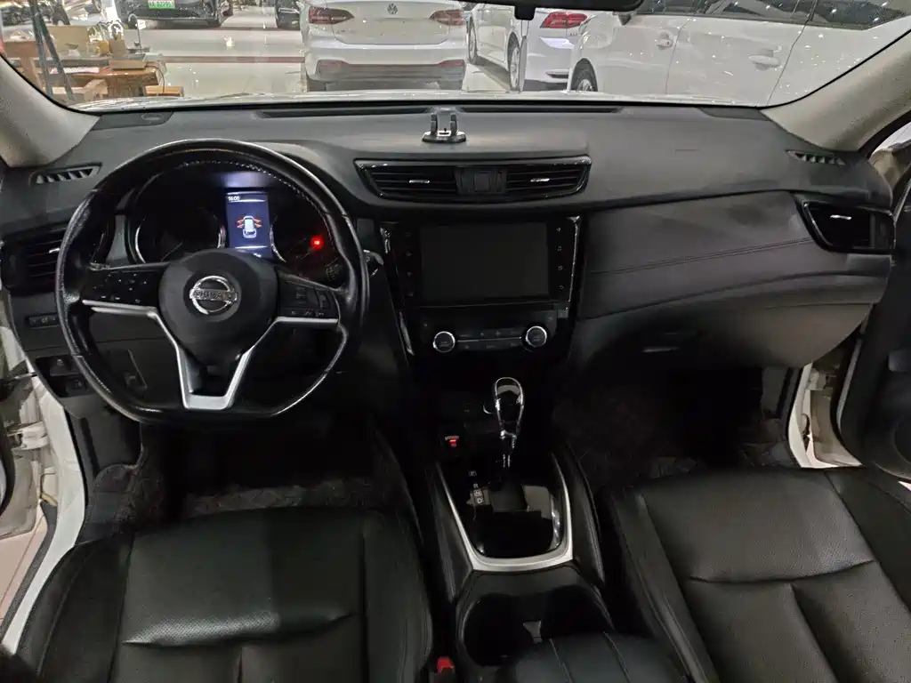 Nissan X-Trail — фото 10