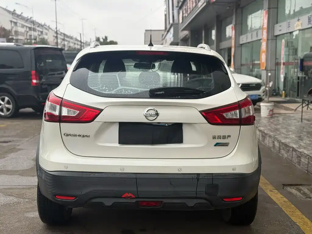Nissan Qashqai — фото 8
