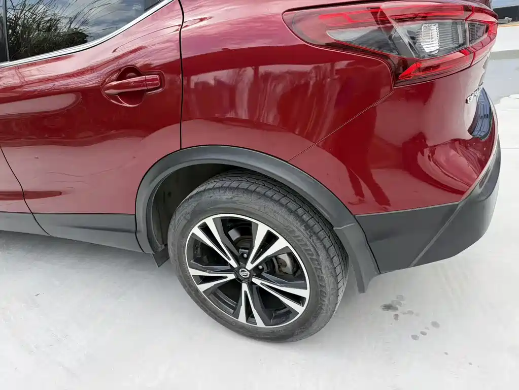 Nissan Qashqai — фото 7