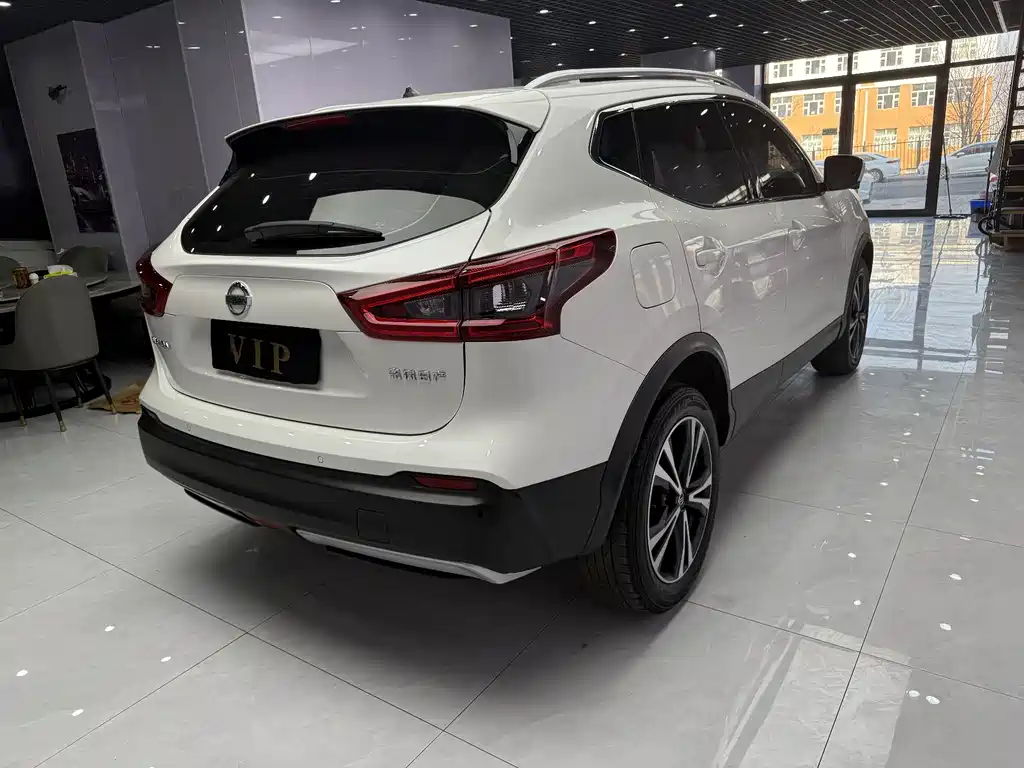 Nissan Qashqai — фото 6