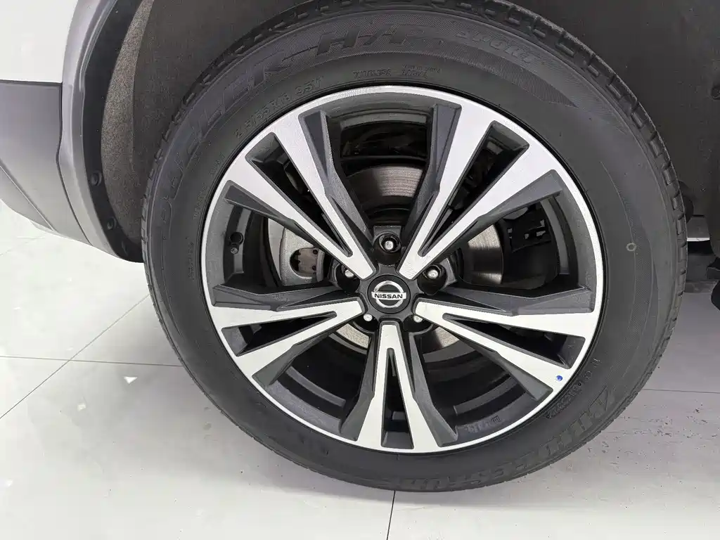 Nissan Qashqai — фото 7
