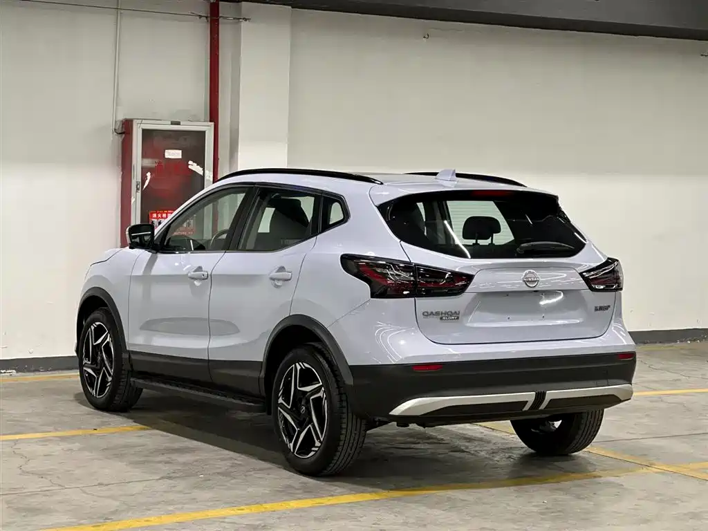 Nissan Qashqai — фото 4