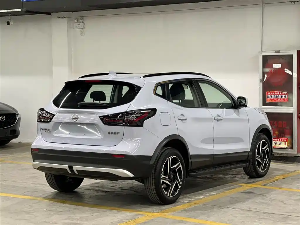 Nissan Qashqai — фото 5
