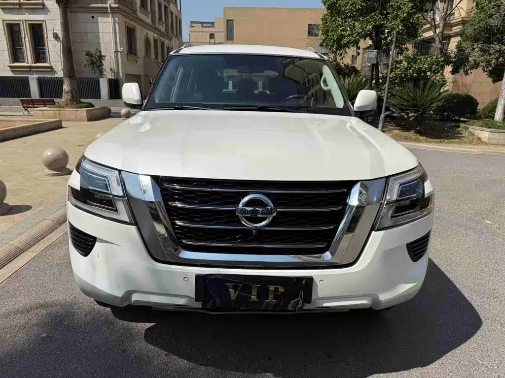 Nissan Patrol — фото 2